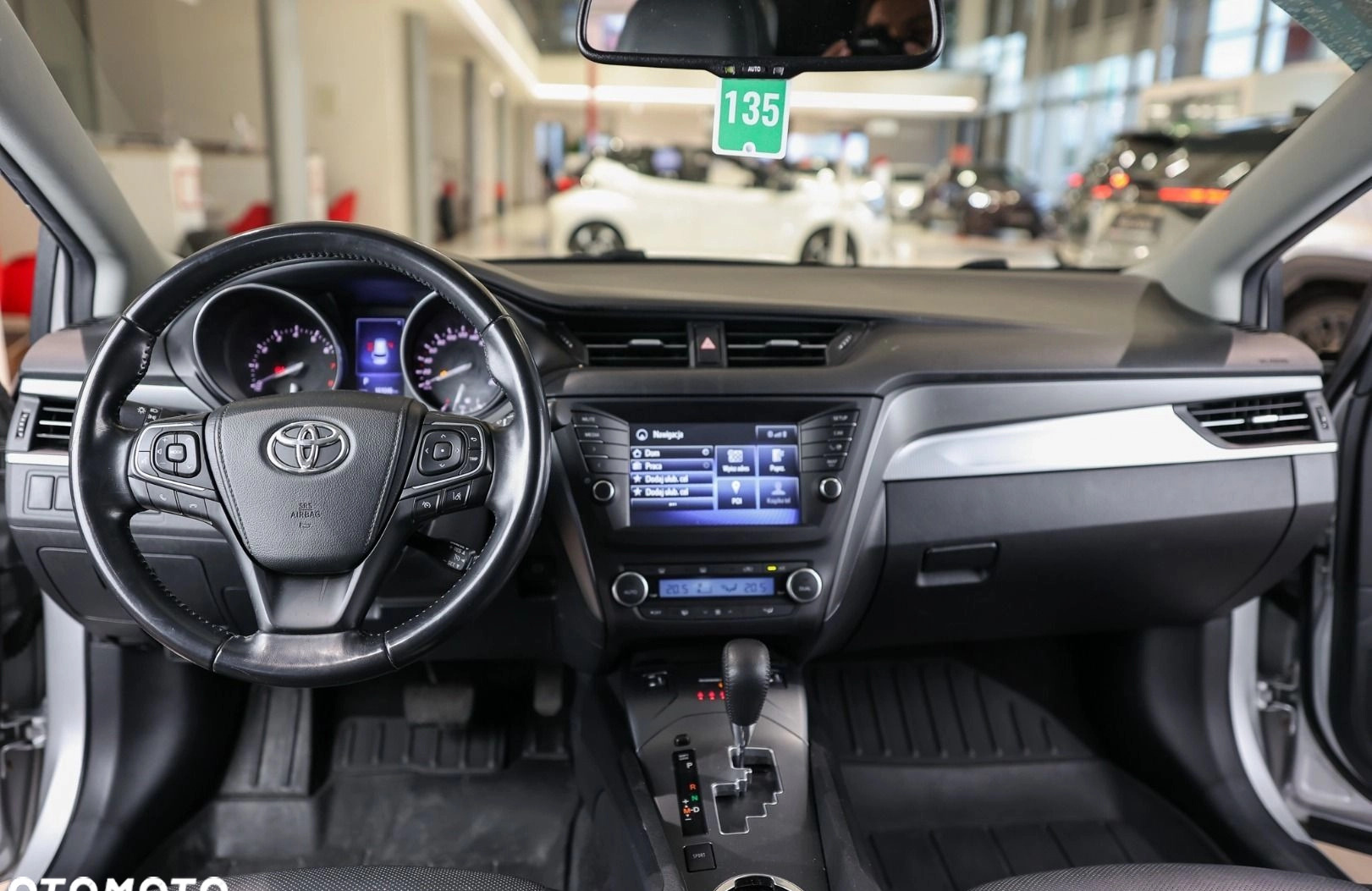 Toyota Avensis cena 78850 przebieg: 101018, rok produkcji 2018 z Przedbórz małe 596
